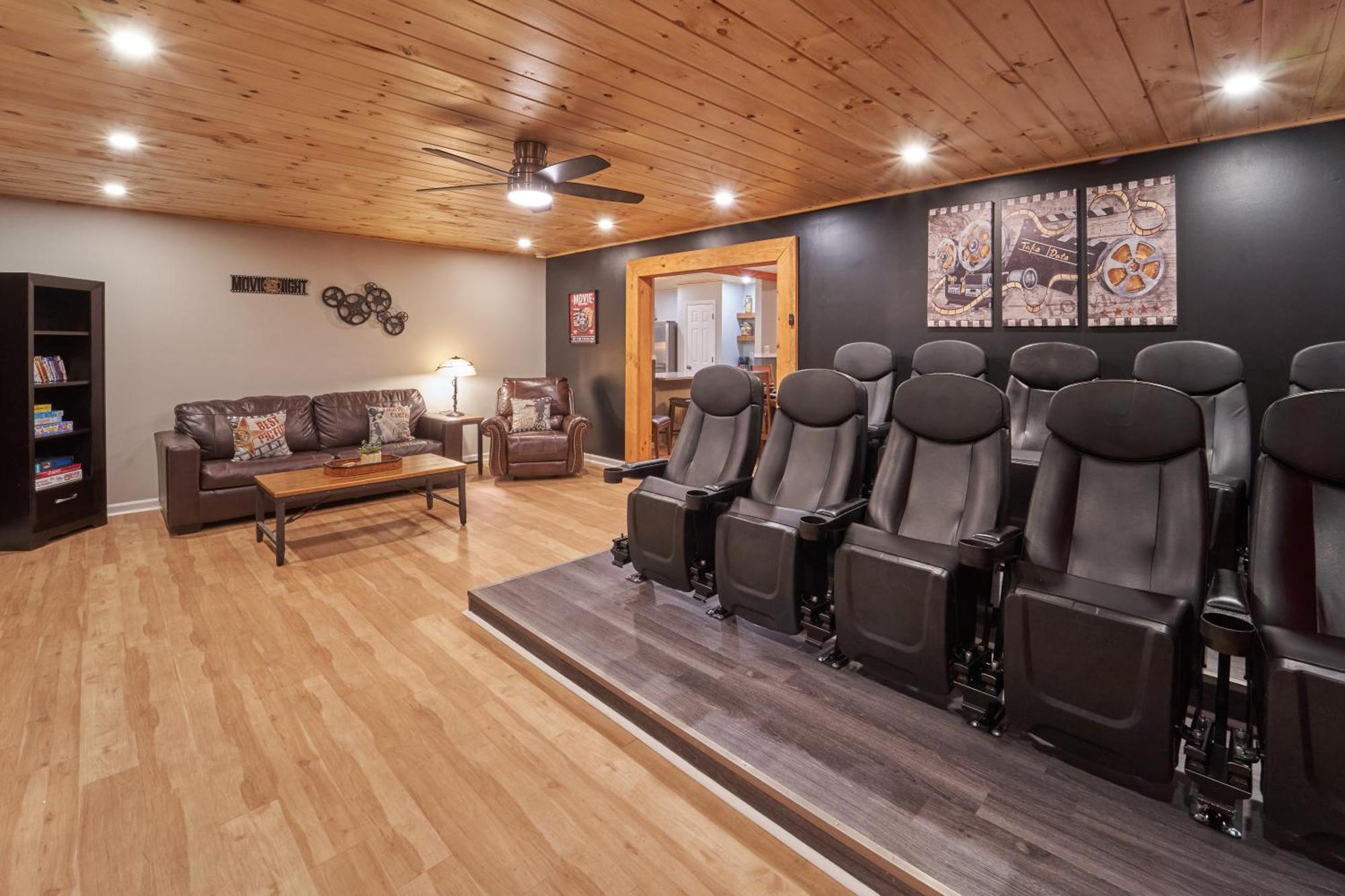 Entertainment Galore! Luxurious Property, Spectacular & Peaceful Setting, Great Location, Close To Major Attractions!! Pigeon Forge Dış mekan fotoğraf