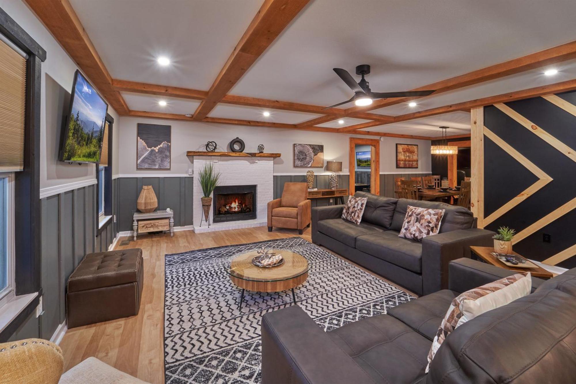 Entertainment Galore! Luxurious Property, Spectacular & Peaceful Setting, Great Location, Close To Major Attractions!! Pigeon Forge Dış mekan fotoğraf