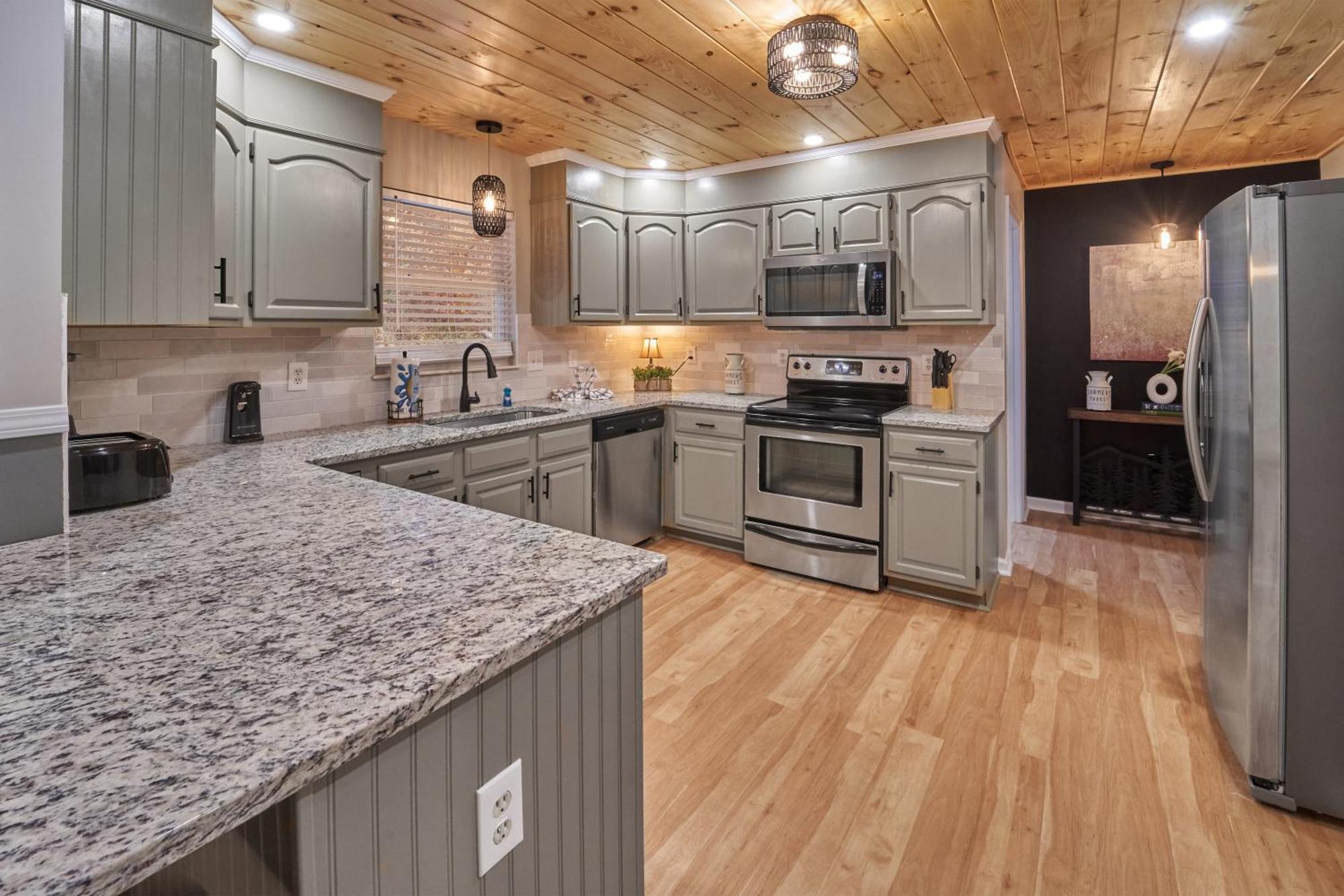 Entertainment Galore! Luxurious Property, Spectacular & Peaceful Setting, Great Location, Close To Major Attractions!! Pigeon Forge Dış mekan fotoğraf