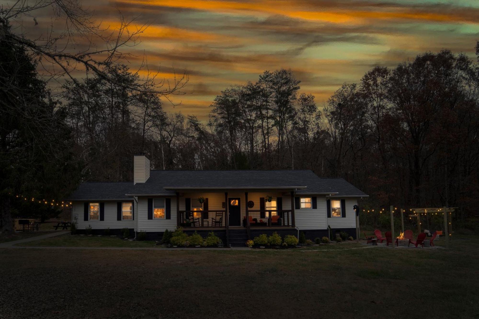 Entertainment Galore! Luxurious Property, Spectacular & Peaceful Setting, Great Location, Close To Major Attractions!! Pigeon Forge Dış mekan fotoğraf