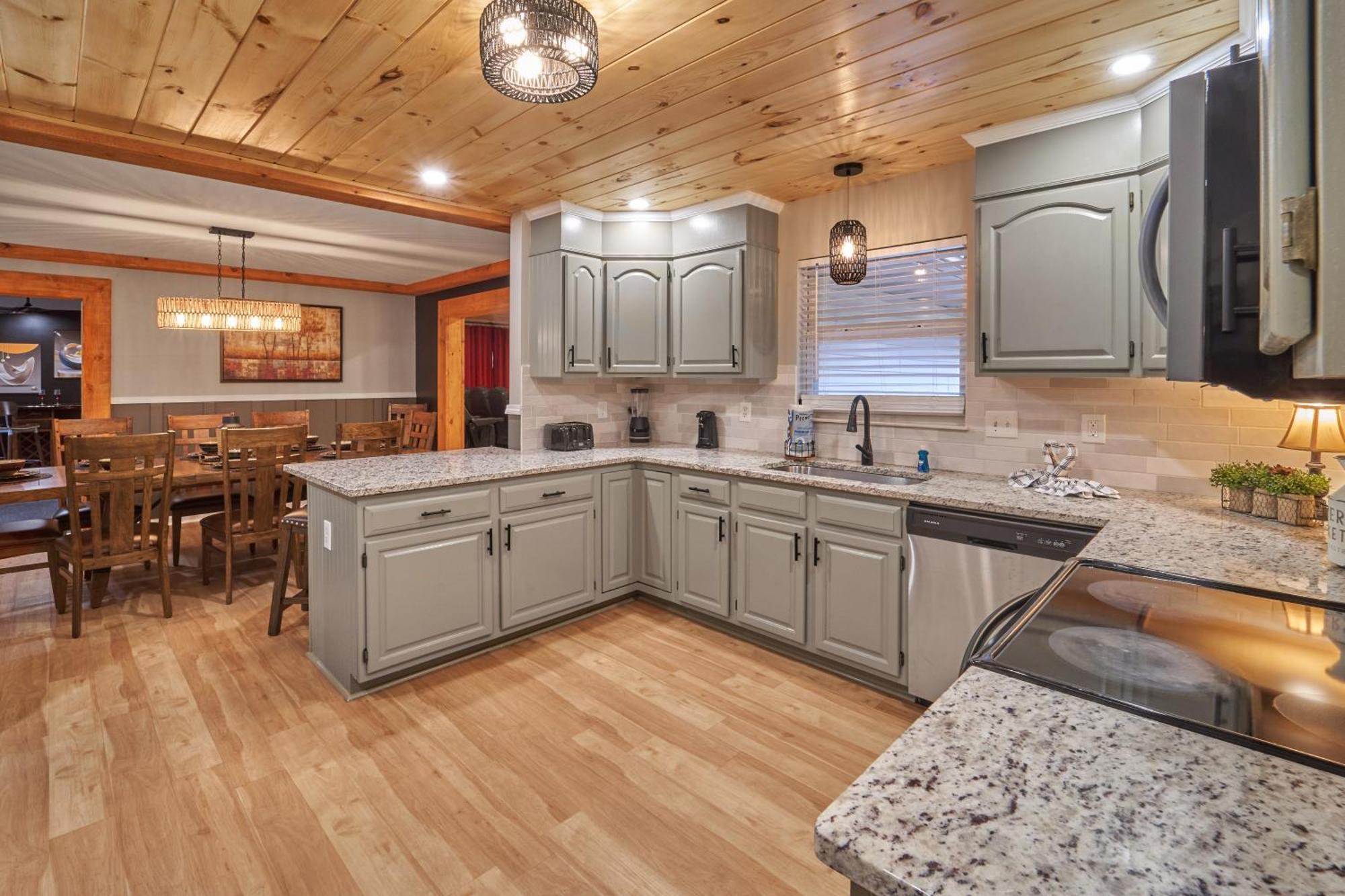 Entertainment Galore! Luxurious Property, Spectacular & Peaceful Setting, Great Location, Close To Major Attractions!! Pigeon Forge Dış mekan fotoğraf