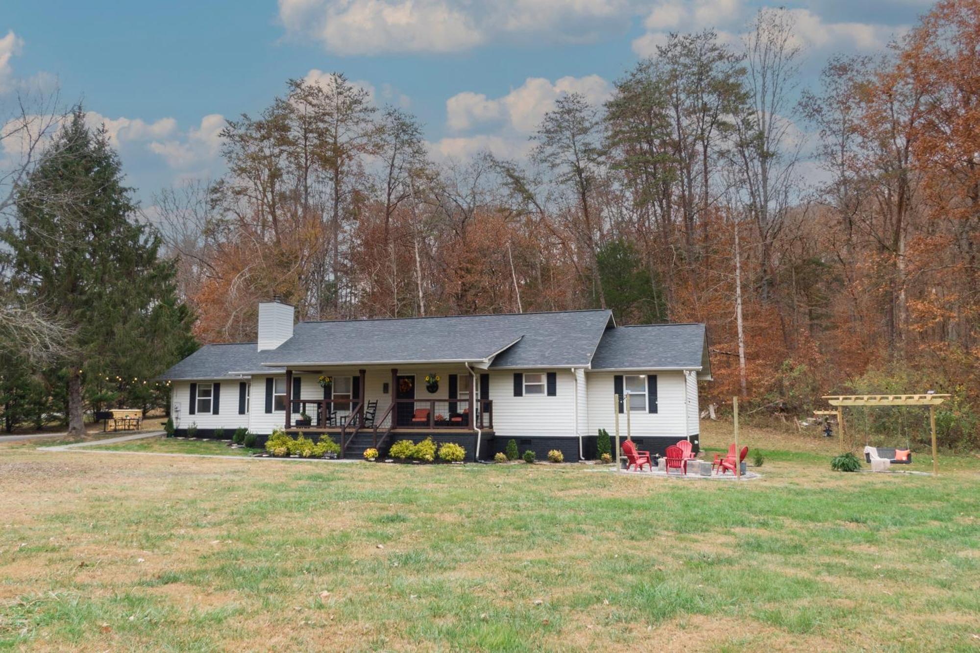 Entertainment Galore! Luxurious Property, Spectacular & Peaceful Setting, Great Location, Close To Major Attractions!! Pigeon Forge Dış mekan fotoğraf