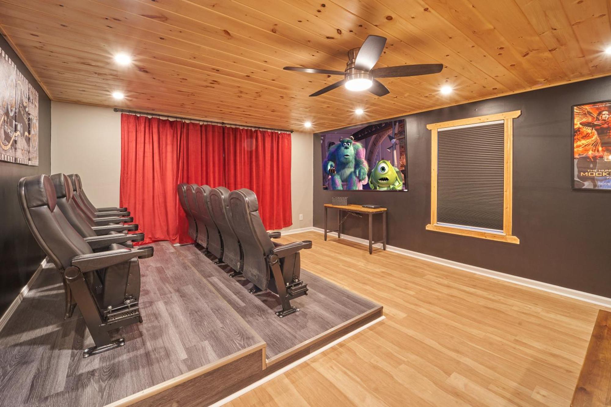 Entertainment Galore! Luxurious Property, Spectacular & Peaceful Setting, Great Location, Close To Major Attractions!! Pigeon Forge Dış mekan fotoğraf