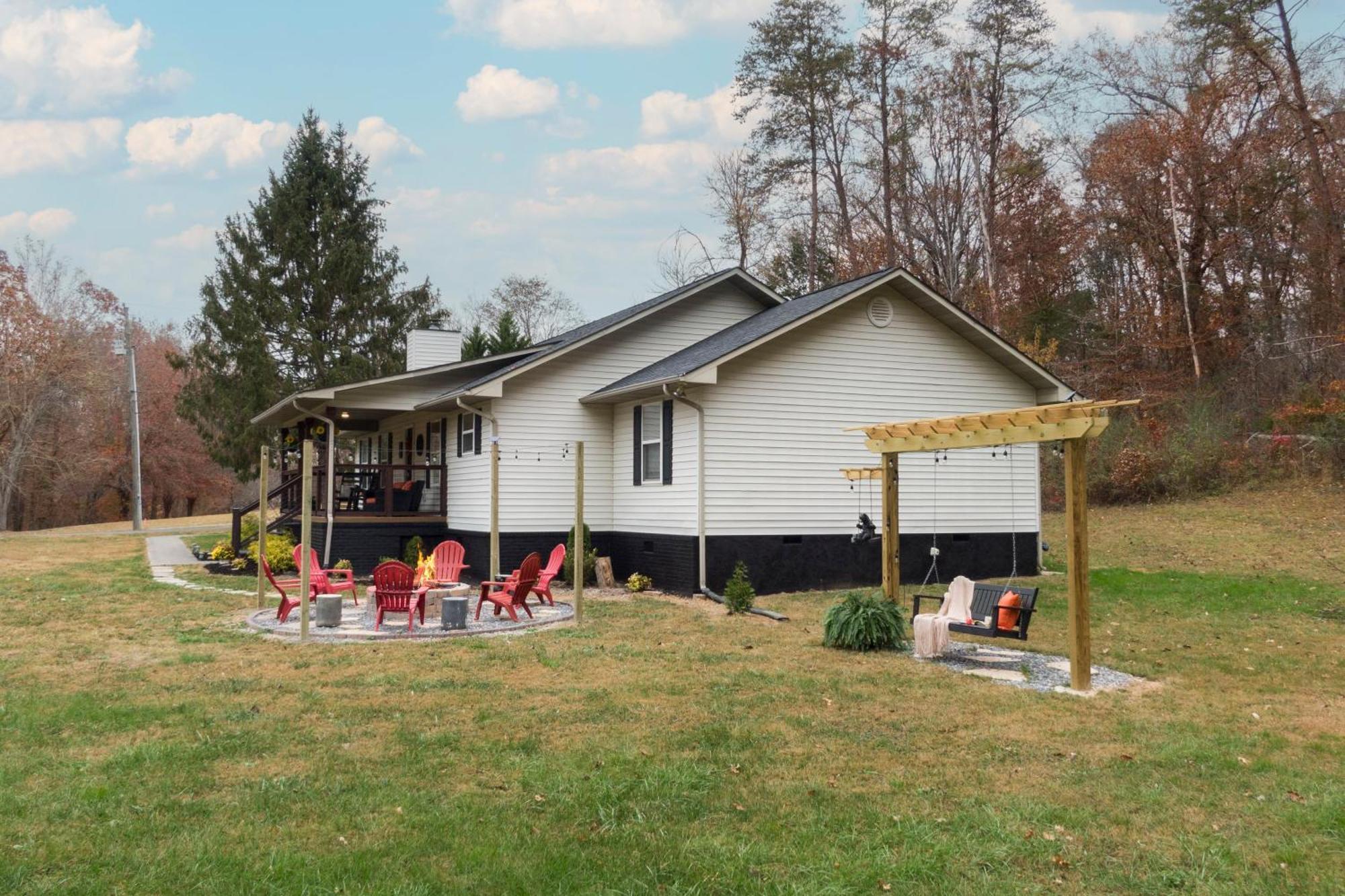 Entertainment Galore! Luxurious Property, Spectacular & Peaceful Setting, Great Location, Close To Major Attractions!! Pigeon Forge Dış mekan fotoğraf